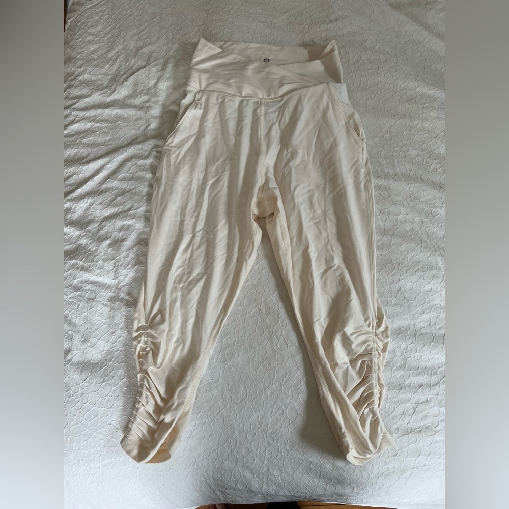Cream Lululemon Leggings